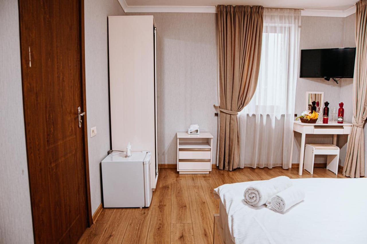 Sama Grand Hotel Tbilisi Buitenkant foto