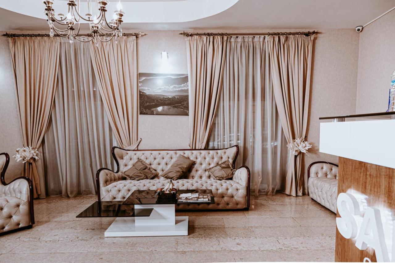 Sama Grand Hotel Tbilisi Buitenkant foto