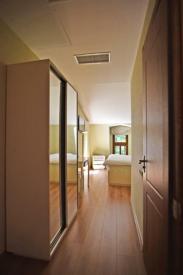 Sama Grand Hotel Tbilisi Buitenkant foto