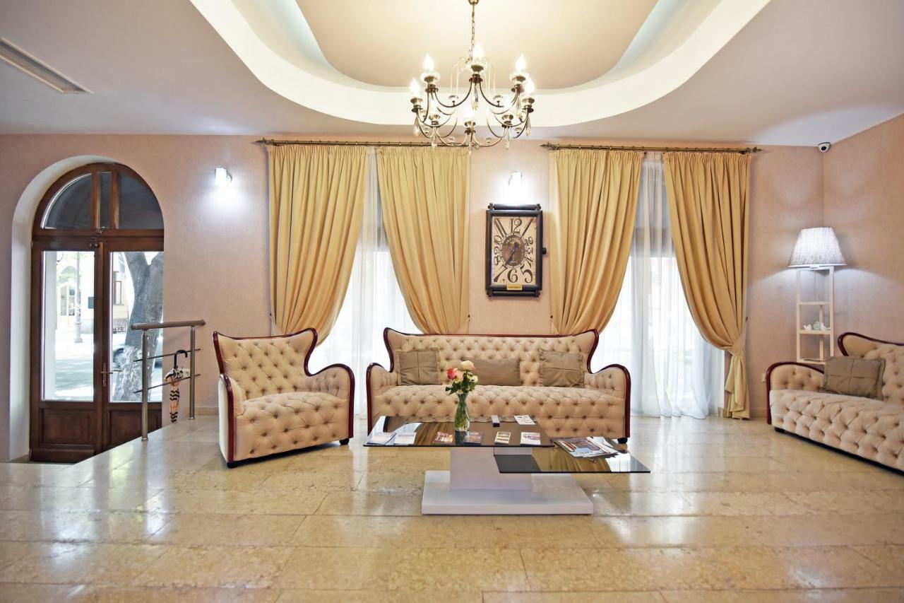 Sama Grand Hotel Tbilisi Buitenkant foto