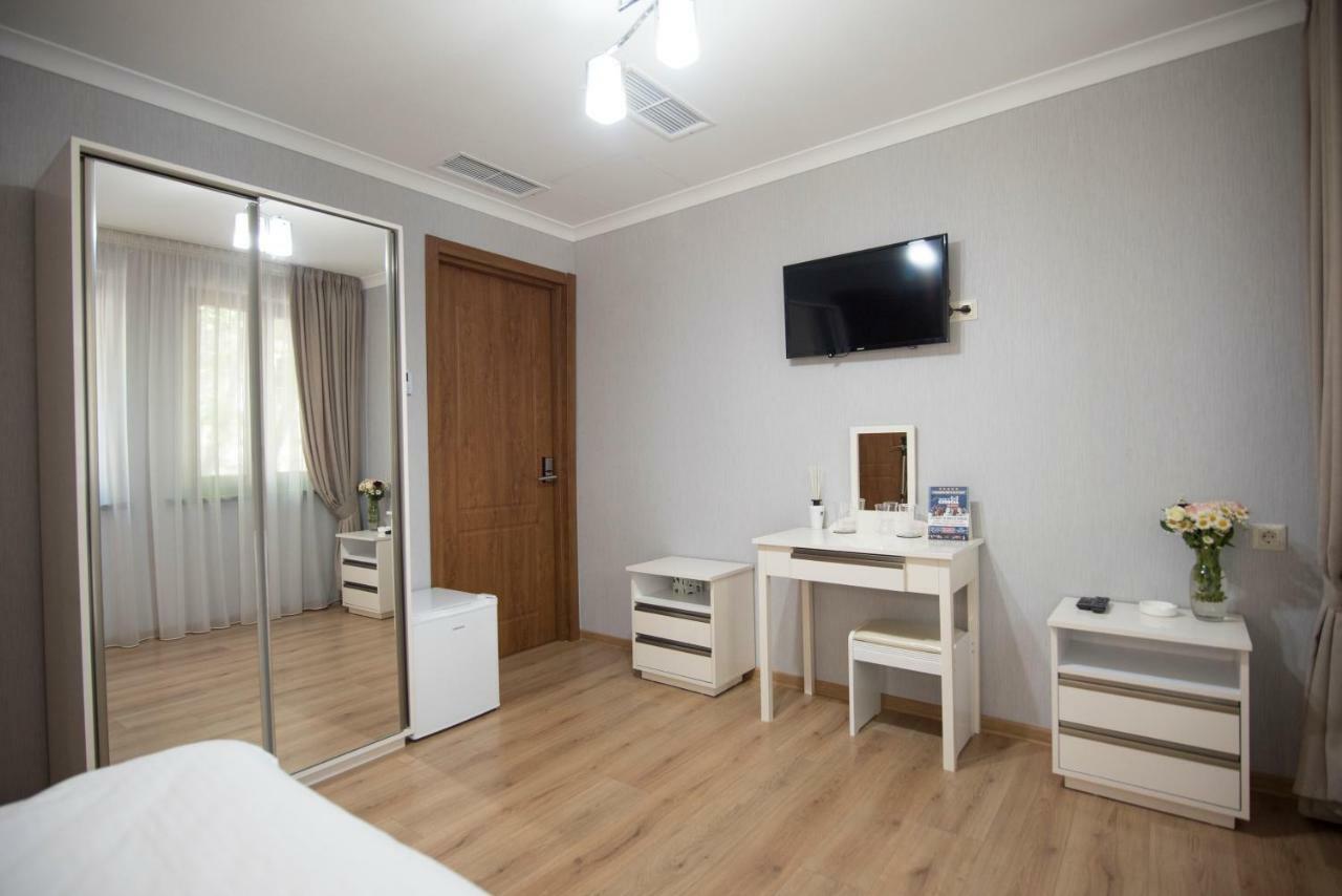 Sama Grand Hotel Tbilisi Buitenkant foto