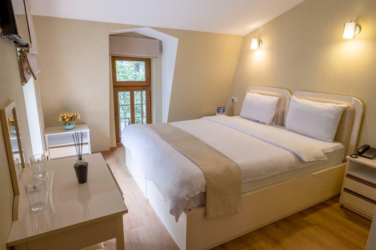 Sama Grand Hotel Tbilisi Buitenkant foto
